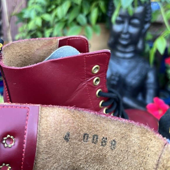 🏴 RARE FIND Dr. Martens MIE “Dr. Martens by Solovair” Vintage Boots - Picture 10 of 17